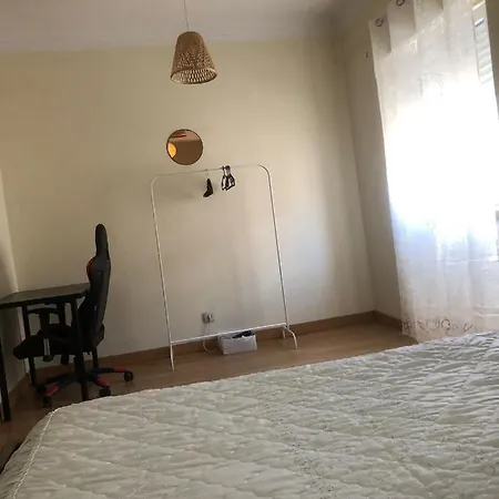 Comfortable Habitación en casa particular Odivelas (Lisbon)